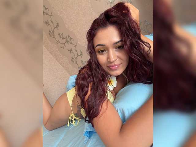 Adel-chocolatee live cam on BongaCams