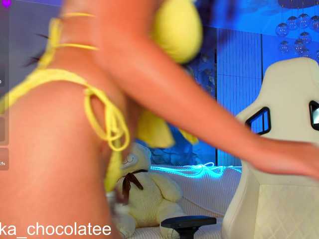 Adel-chocolatee live cam on BongaCams