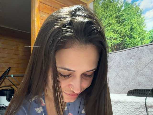 Adel-chocolatee live cam