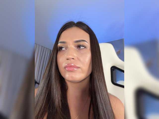 Adel-chocolatee live cam on BongaCams