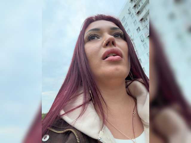 Adel-chocolatee live cam on BongaCams