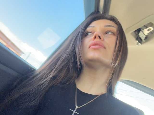 Adel-chocolatee live cam