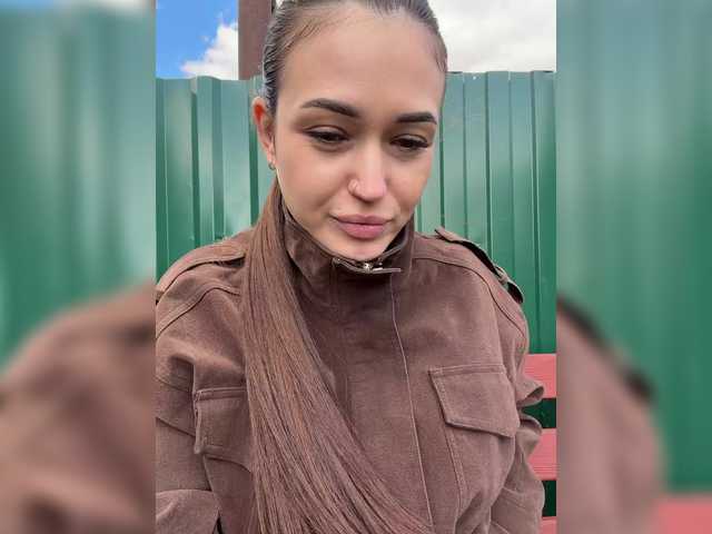 Adel-chocolatee live cam