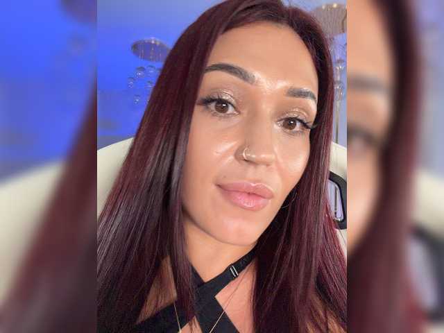Adel-chocolatee live cam on BongaCams