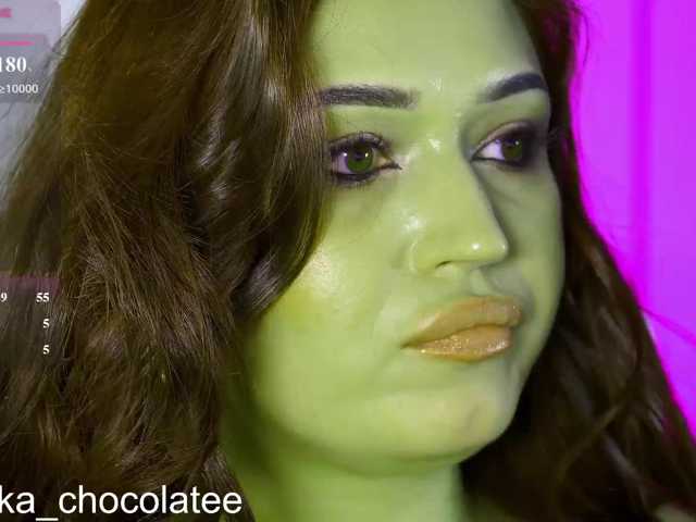 Adel-chocolatee, en vivo ahora en BongaCams