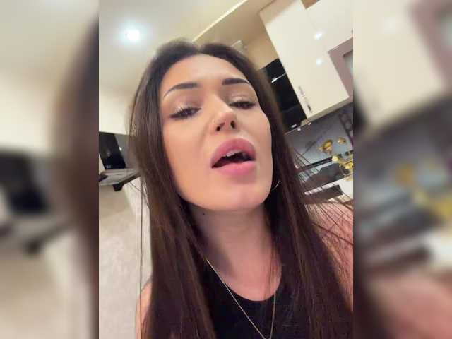 Adel-chocolatee's BongaCams show and profile