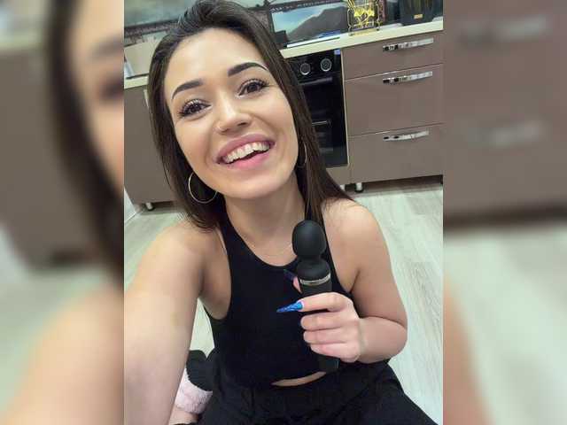 Adel-chocolatee's BongaCams show and profile