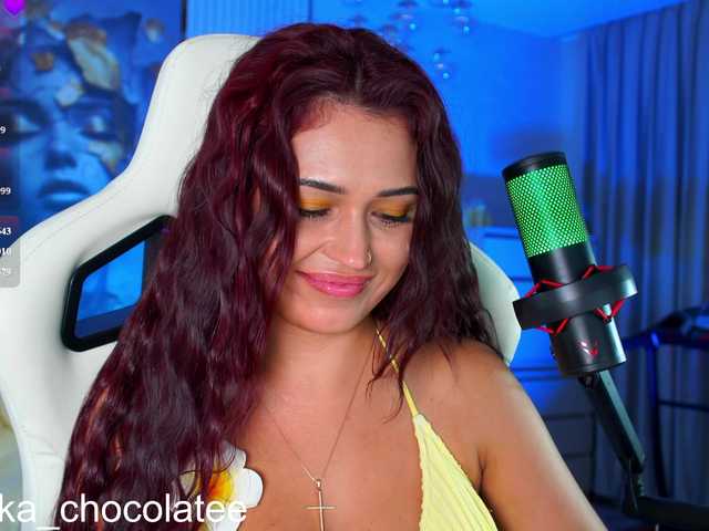 Adel-chocolatee live cam on BongaCams