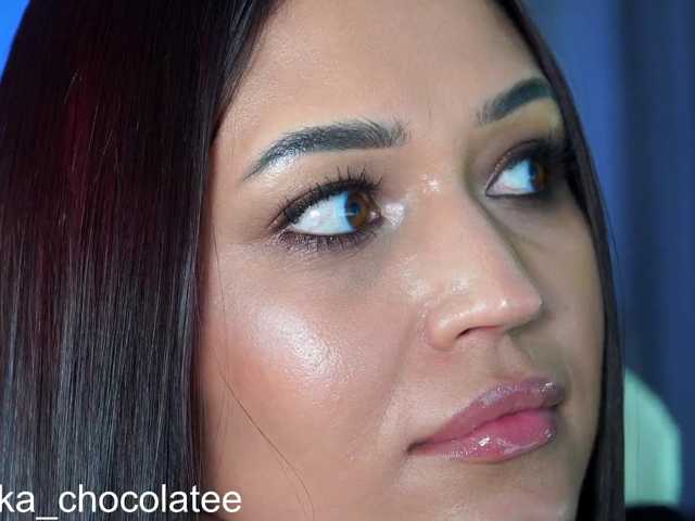 Adel-chocolatee live cam on BongaCams