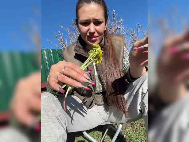 Model: Anutka-chocolatee