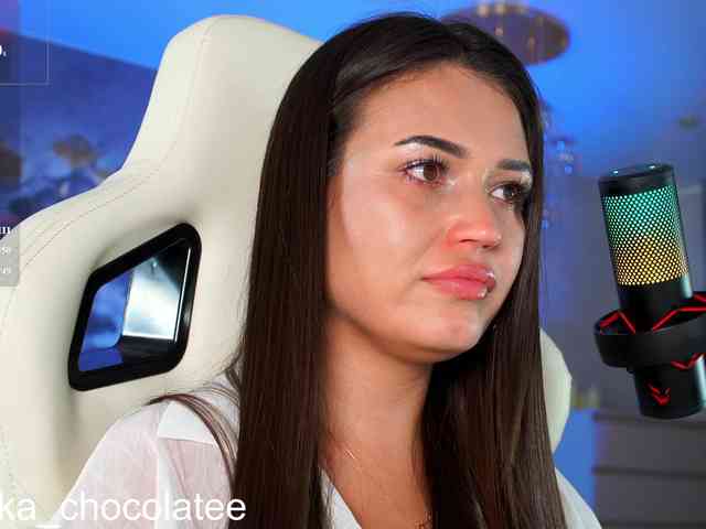 Adel-chocolatee