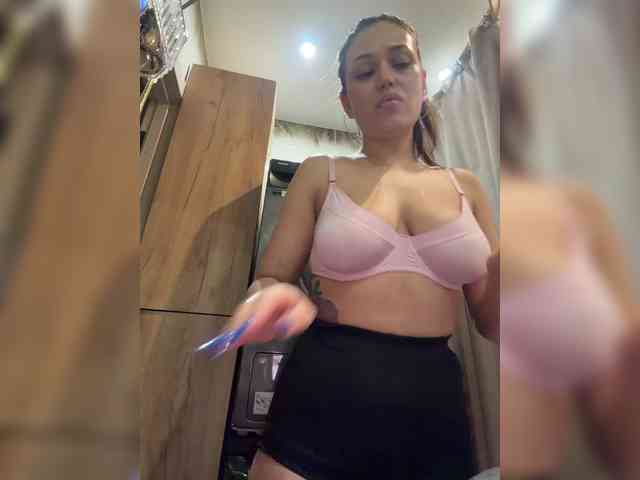 Anutka-chocolatee webcam