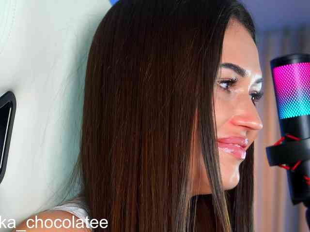 Adel-chocolatee
