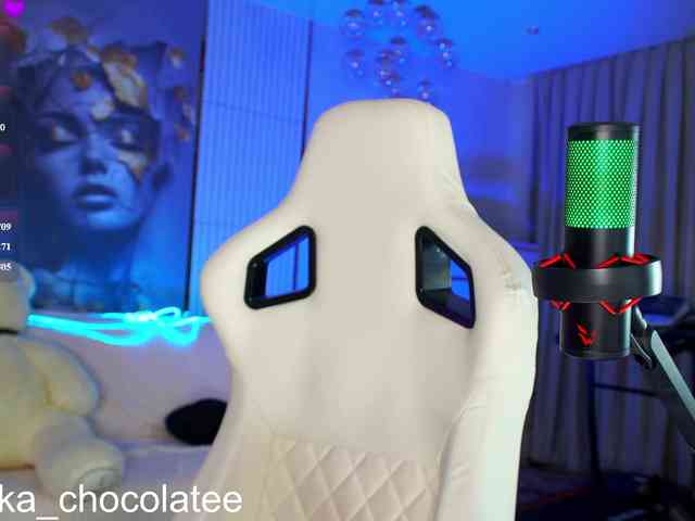 Adel-chocolatee