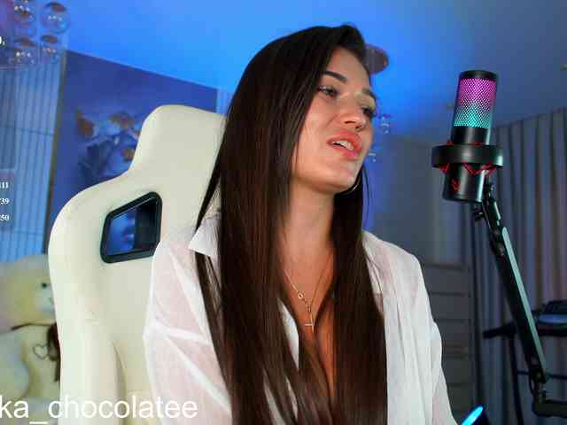 Adel-chocolatee