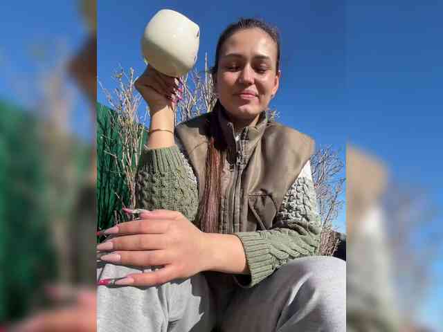 Model: Anutka-chocolatee