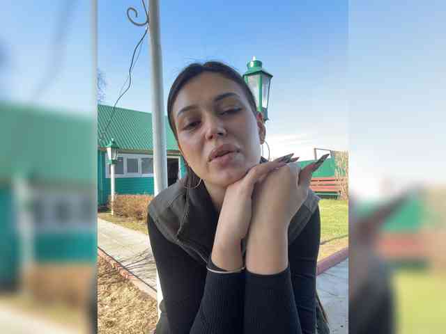 Model: Anutka-chocolatee