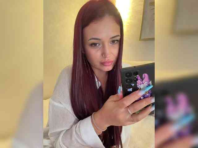 Anutka-chocolateee webcam