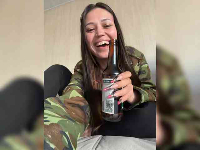 Anutka-chocolatee webcam