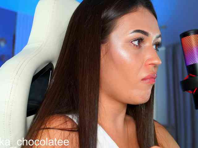Adel-chocolatee