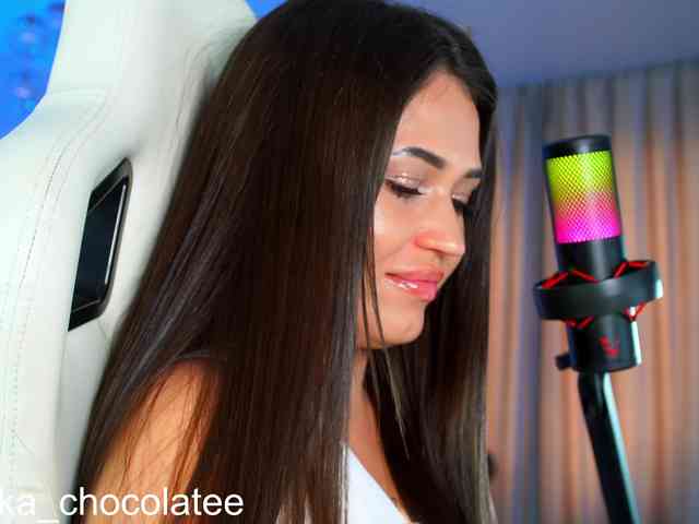 Adel-chocolatee