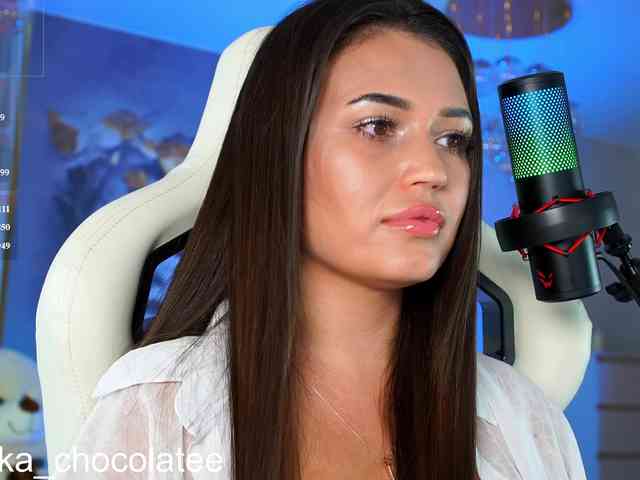 Adel-chocolatee
