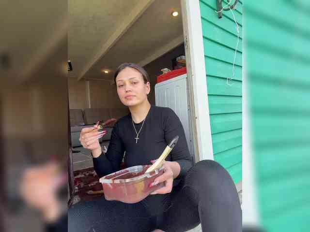 Model: Anutka-chocolatee