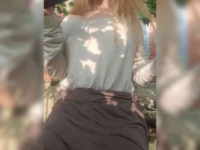 SophieSummer webcam