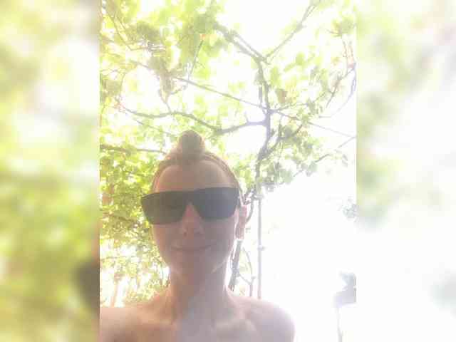 SophieSummer webcam