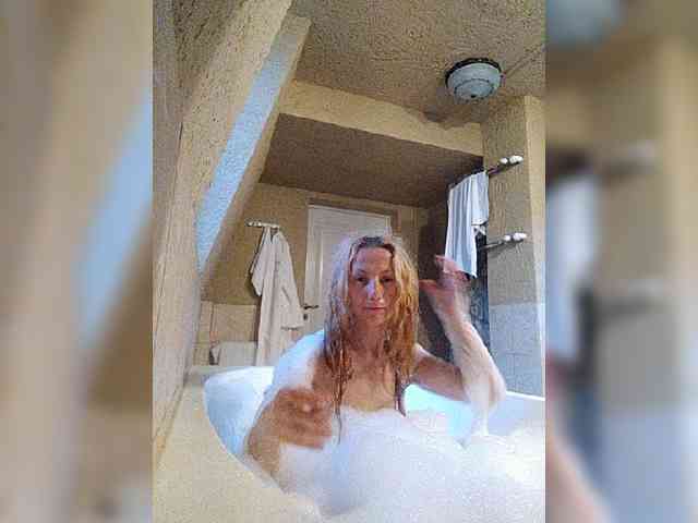 SophieSummer webcam
