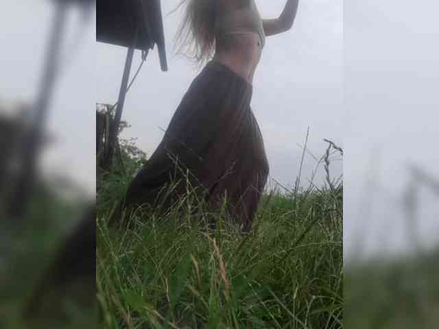 SophieSummer webcam