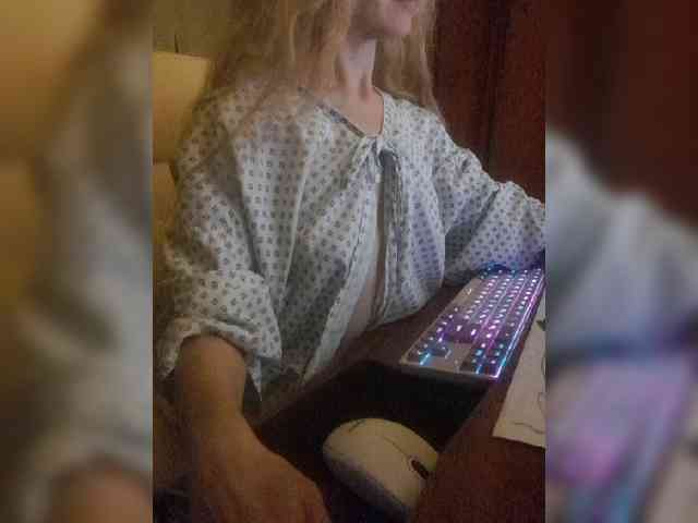 SophieSummer webcam