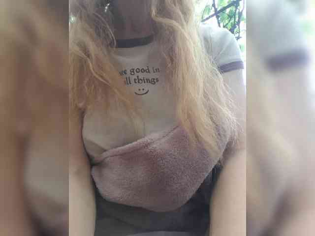 SophieSummer webcam