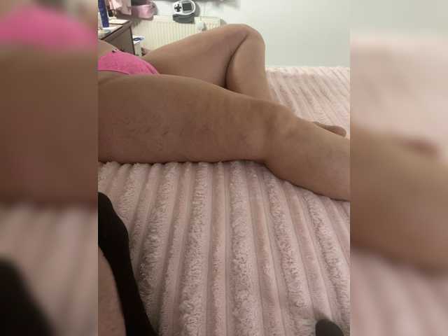 Curcubeu67 live cam on BongaCams