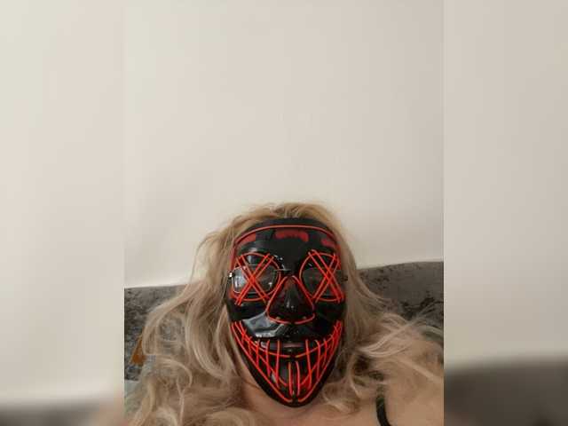 Curcubeu67 live cam on BongaCams
