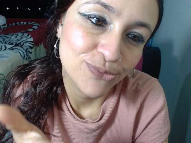 samanthasquirt1212 live cam on BongaCams