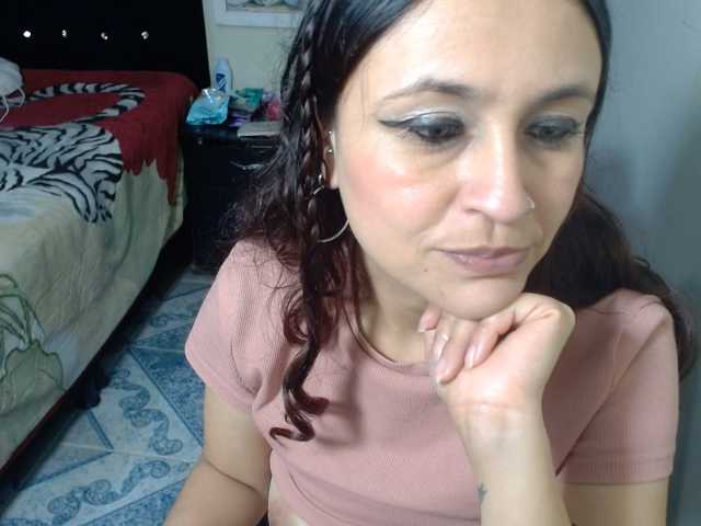 samanthasquirt1212 live cam on BongaCams