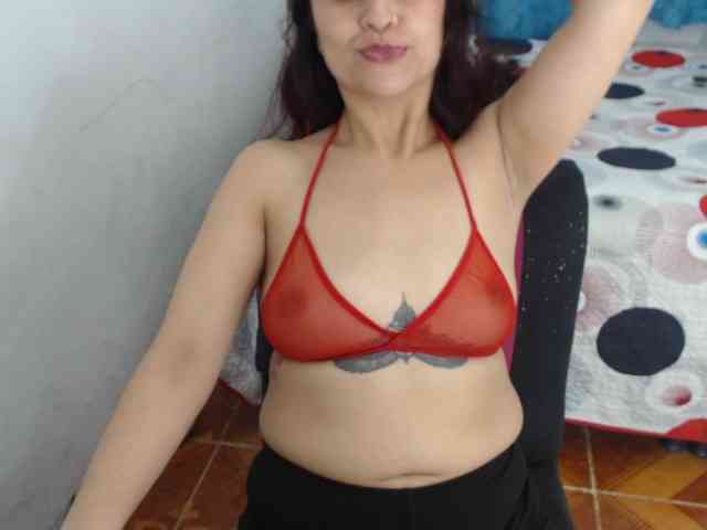 samanthasquirt1212 webcam