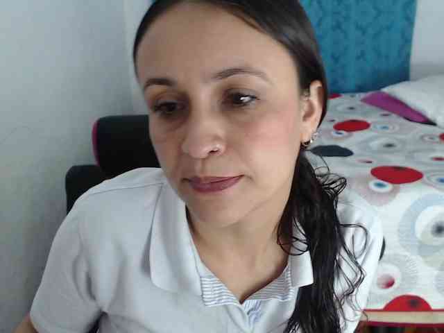 samanthasquirt1212 webcam