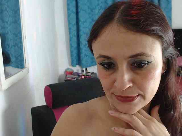 samanthasquirt1212 webcam