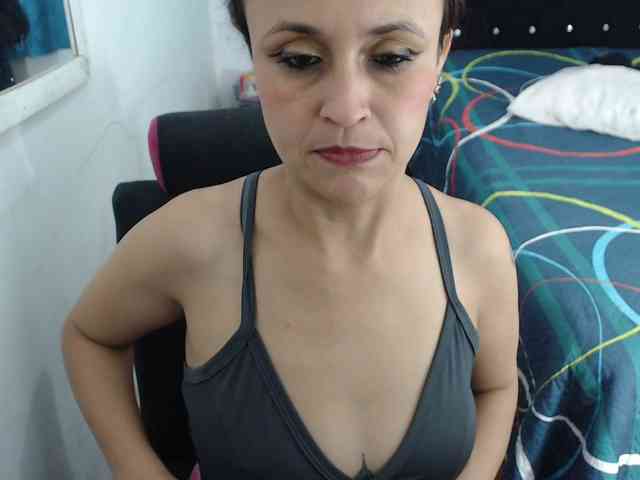 samanthasquirt1212 webcam