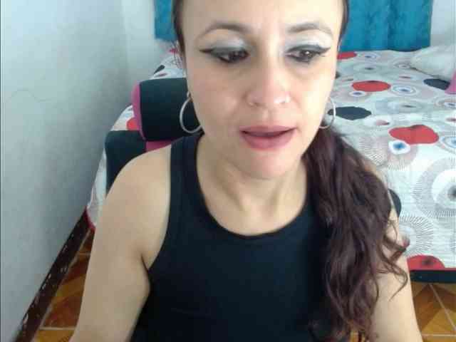 samanthasquirt1212 webcam