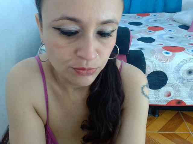 samanthasquirt1212 webcam