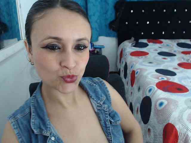 samanthasquirt1212