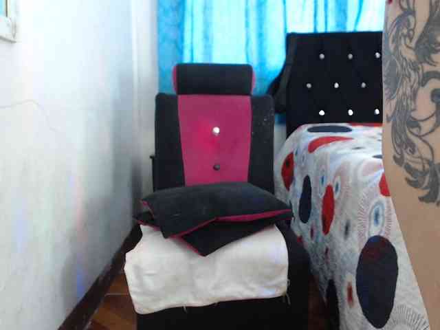 samanthasquirt1212 webcam
