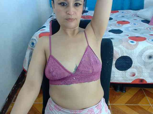 samanthasquirt1212 webcam