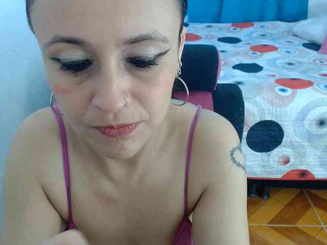 samanthasquirt1212 webcam