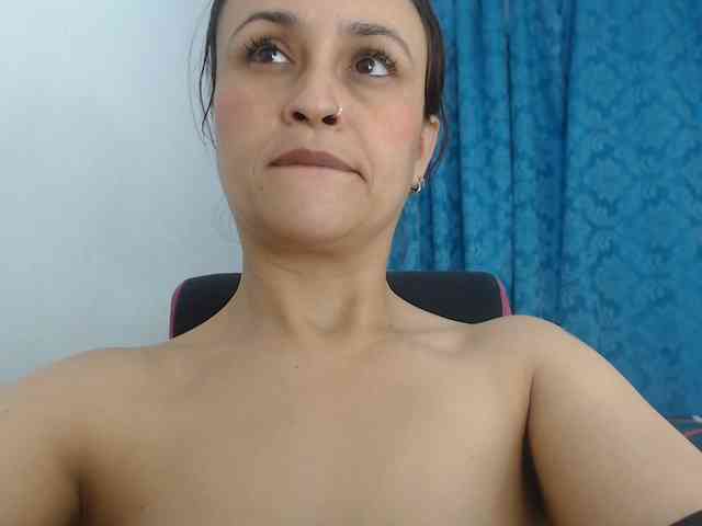samanthasquirt1212 webcam