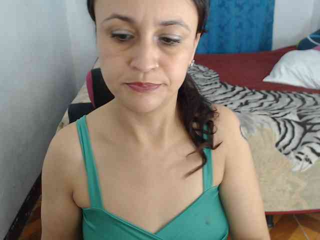 samanthasquirt1212 webcam