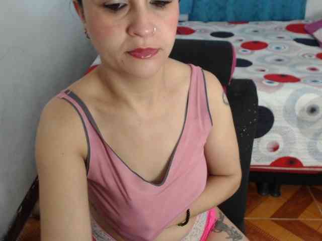 samanthasquirt1212 webcam